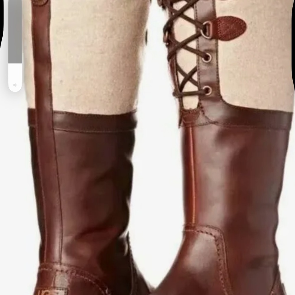 Ugg’s Elsa woman’s waterproof boots size 8 in amazing condition